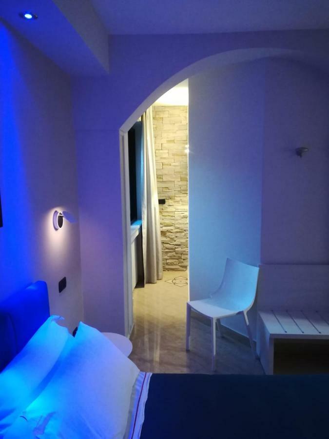 Sonevi Rooms نابولي المظهر الخارجي الصورة