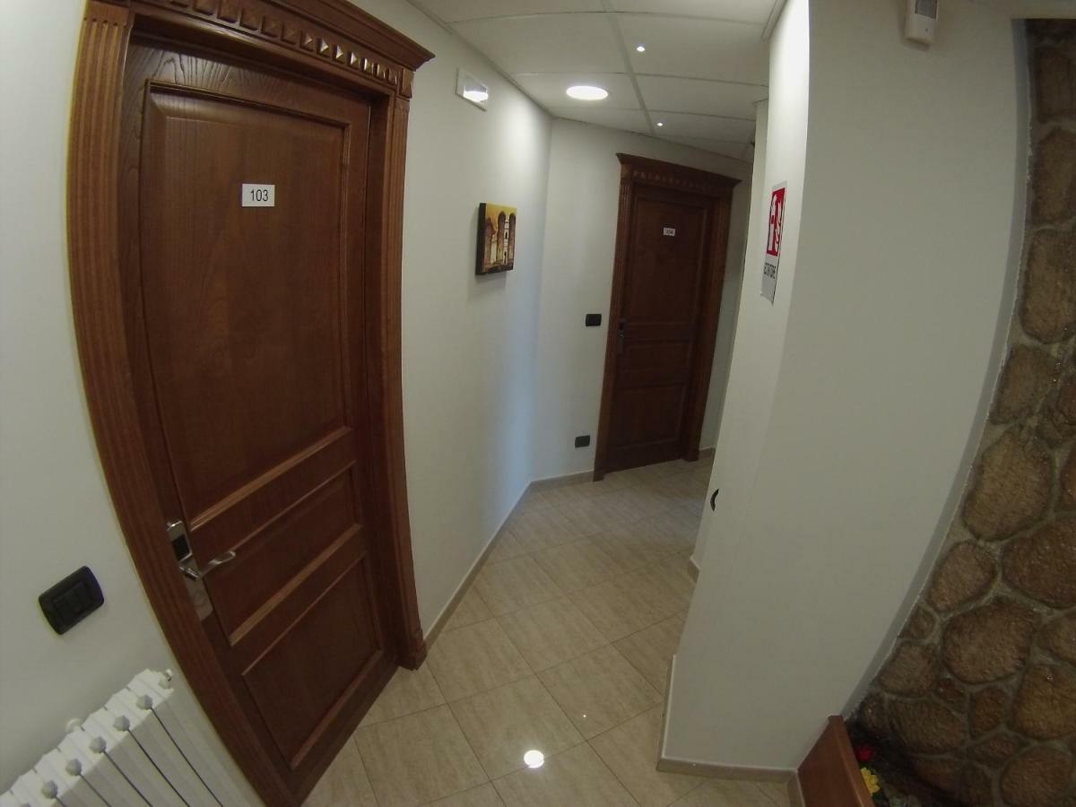 Sonevi Rooms نابولي المظهر الخارجي الصورة
