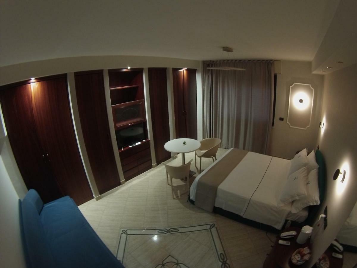 Sonevi Rooms نابولي المظهر الخارجي الصورة