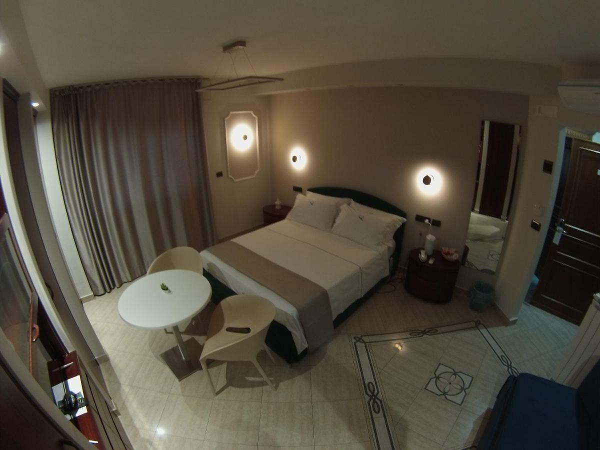 Sonevi Rooms نابولي المظهر الخارجي الصورة